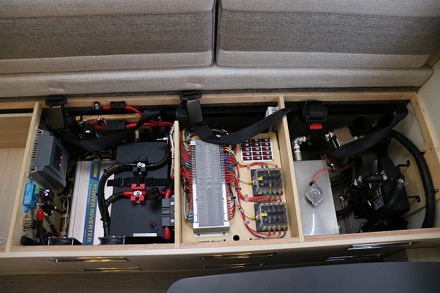 キャンピングカーキャブコン