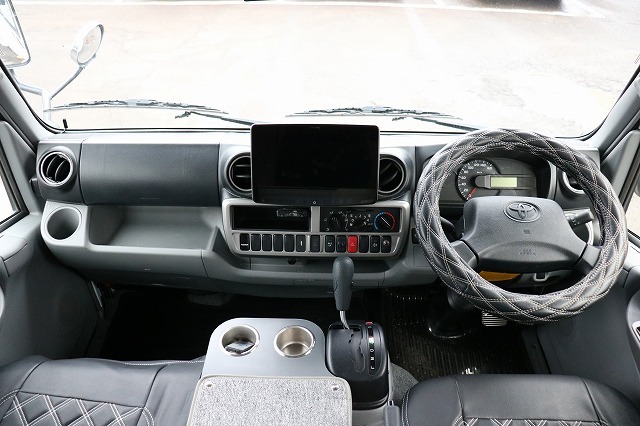 キャンピングカーキャブコン