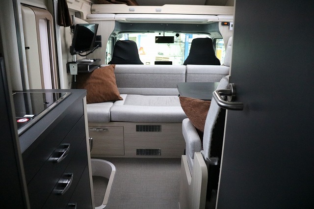 キャンピングカーキャブコン