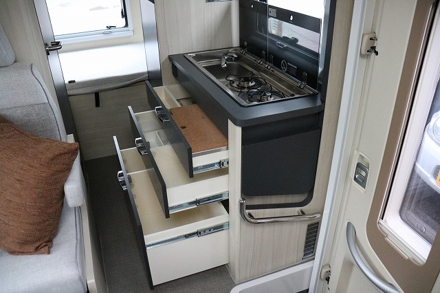 キャンピングカーキャブコン