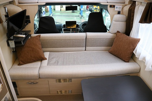 キャンピングカーキャブコン