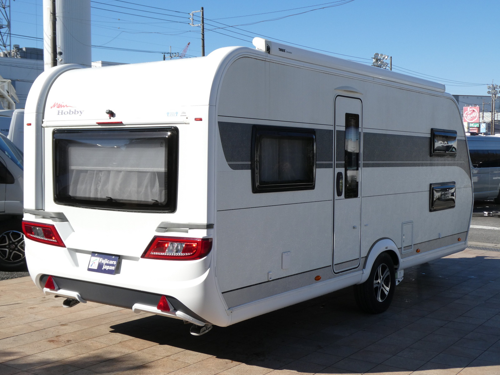 キャンピングカートレーラー