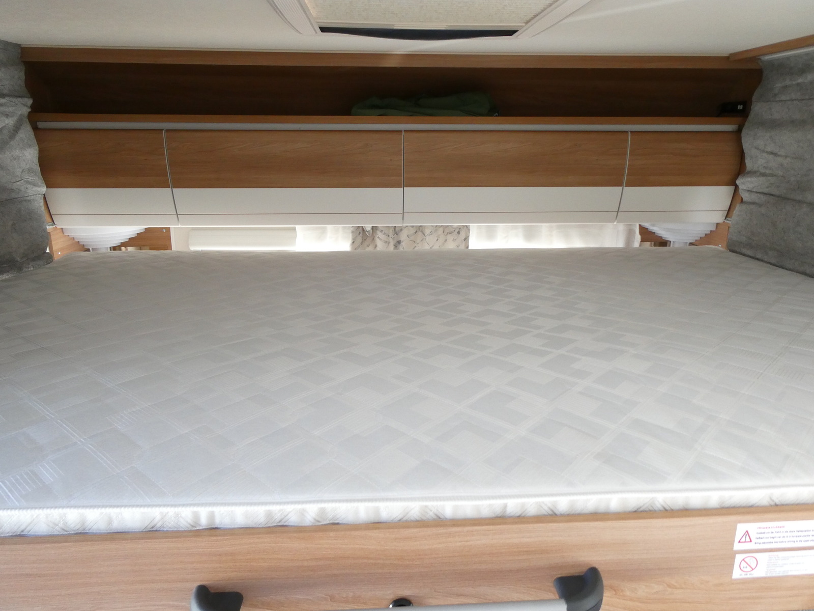 キャンピングカートレーラー