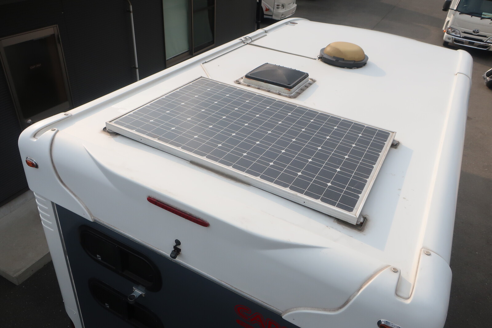 キャンピングカーキャブコン