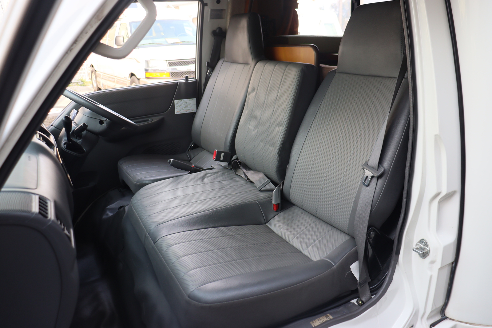 キャンピングカーキャブコン