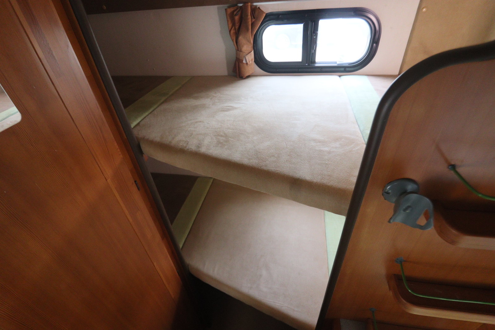 キャンピングカーキャブコン