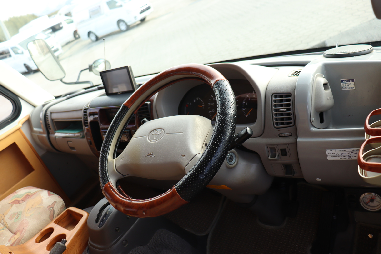 キャンピングカーキャブコン