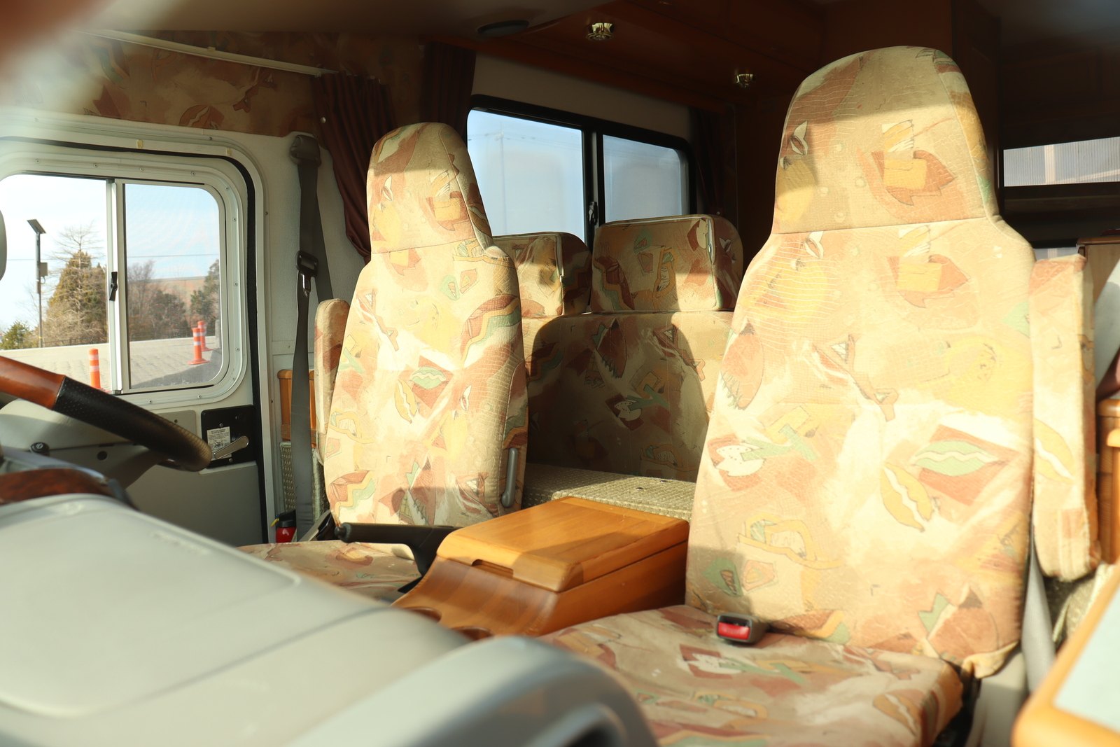 キャンピングカーキャブコン