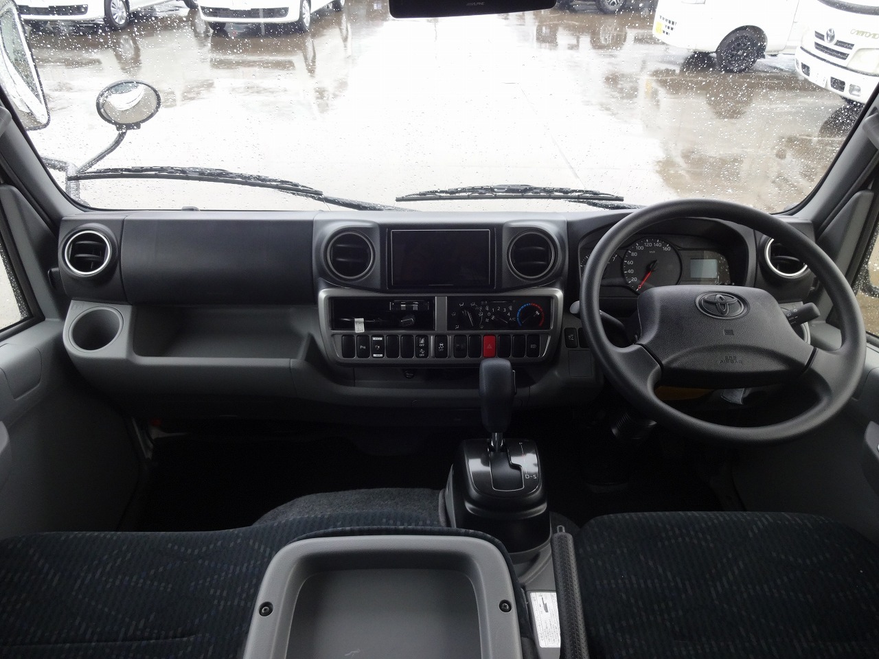 キャンピングカーキャブコン