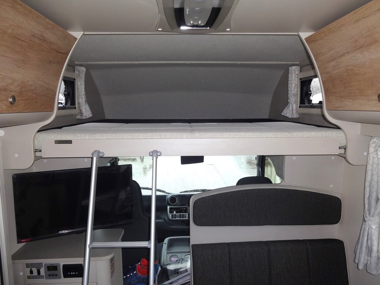 キャンピングカーキャブコン