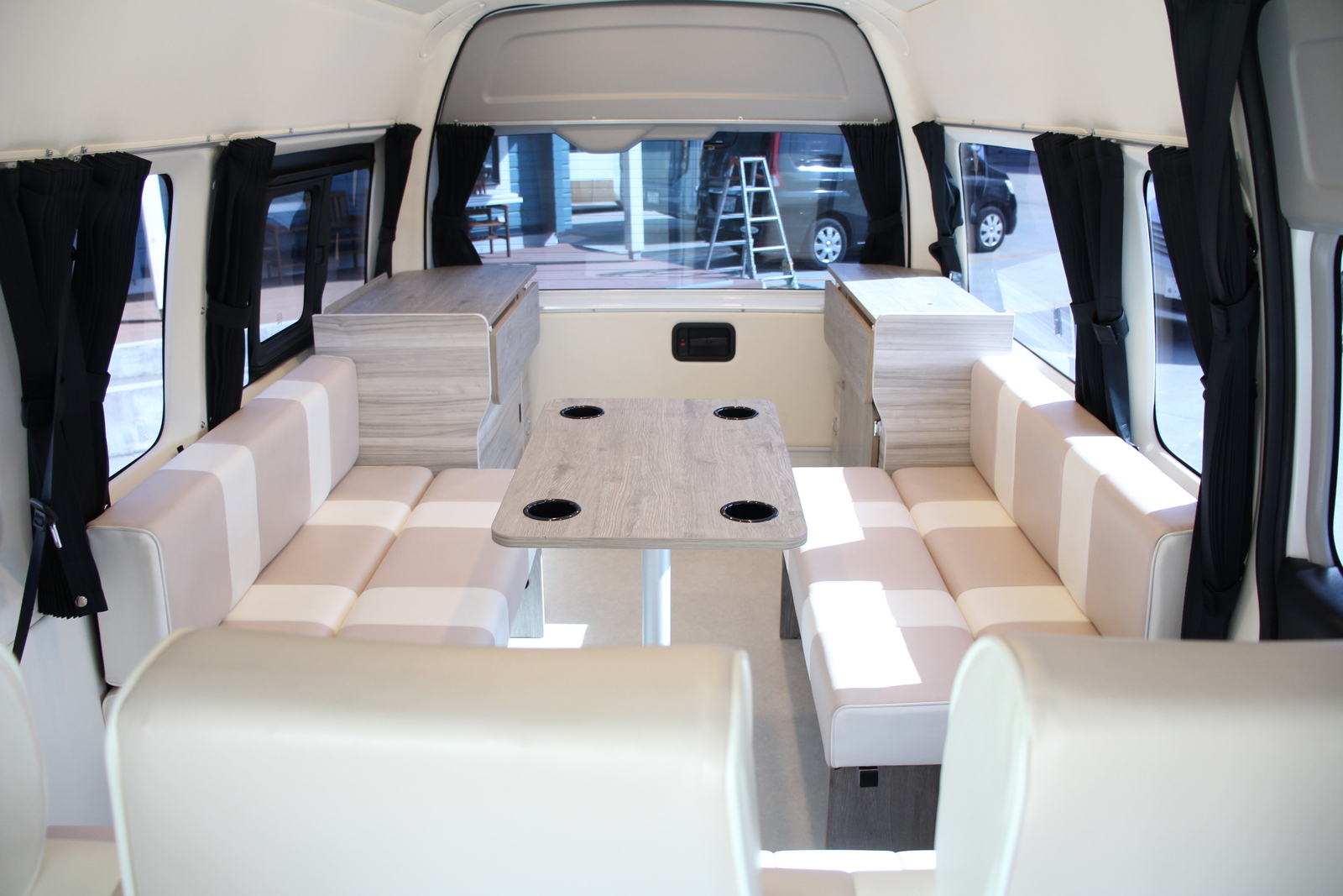 キャンピングカーバンコン