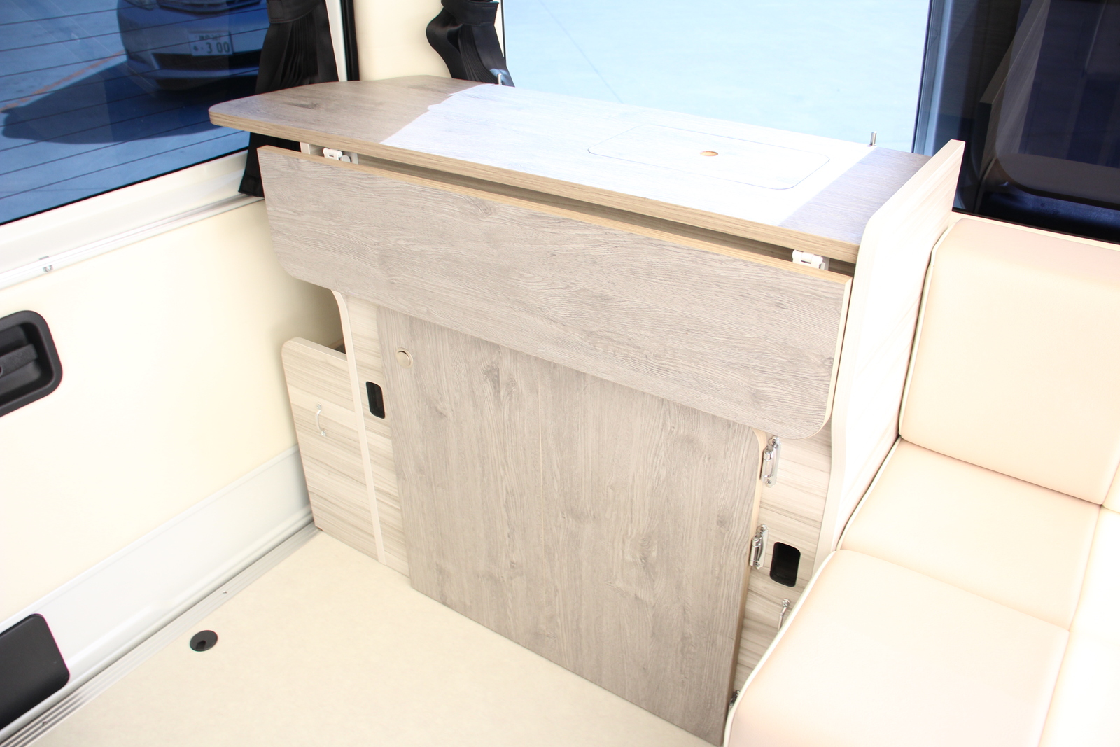 キャンピングカーバンコン