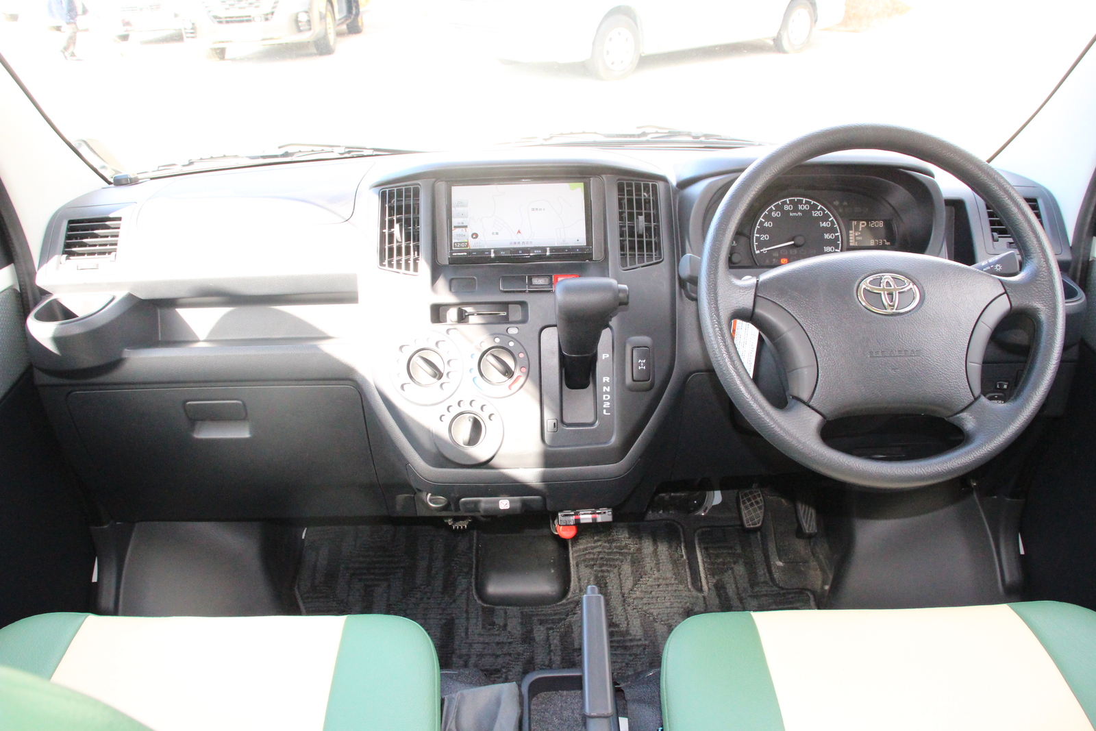 キャンピングカーキャブコン