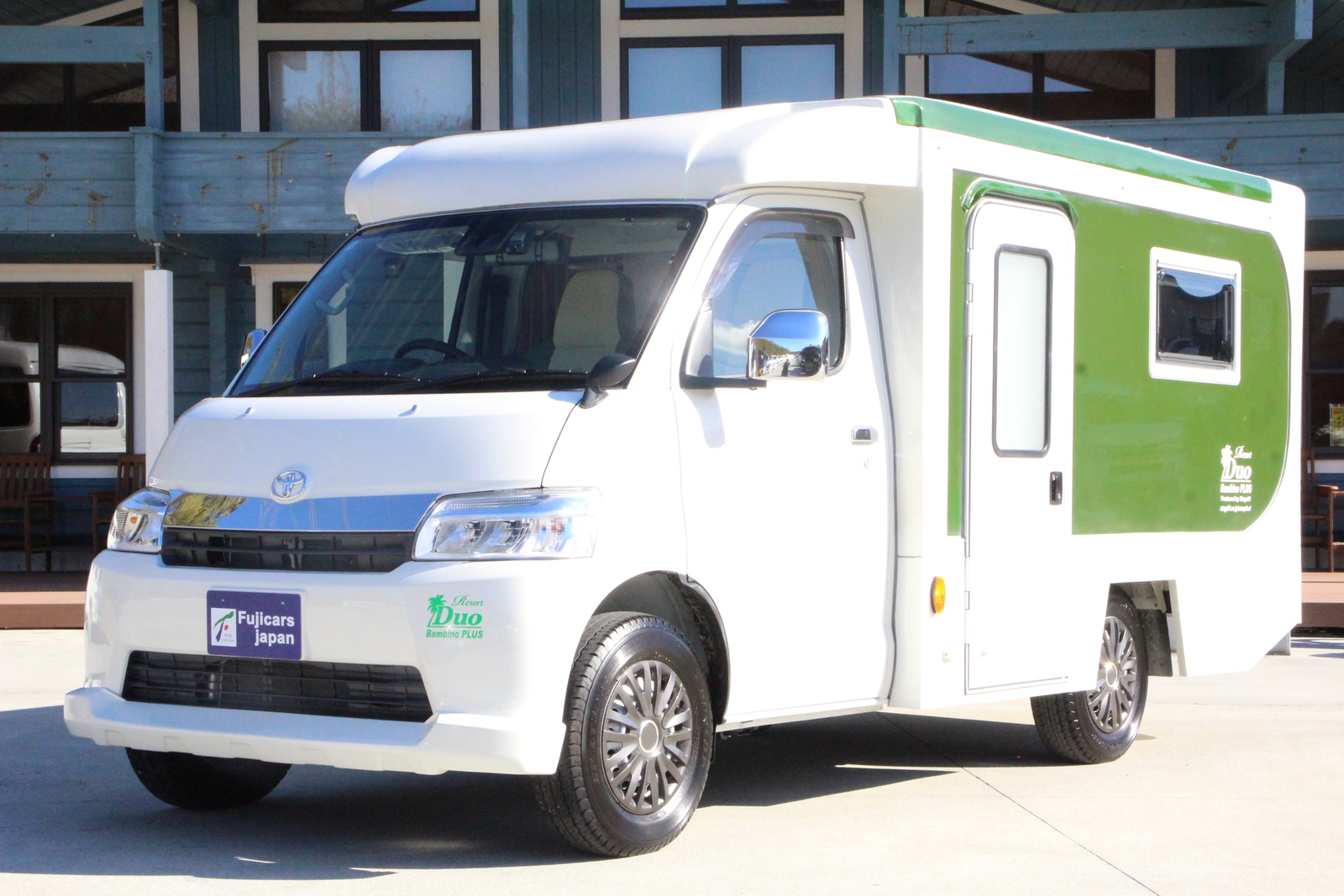 キャンピングカーキャブコン