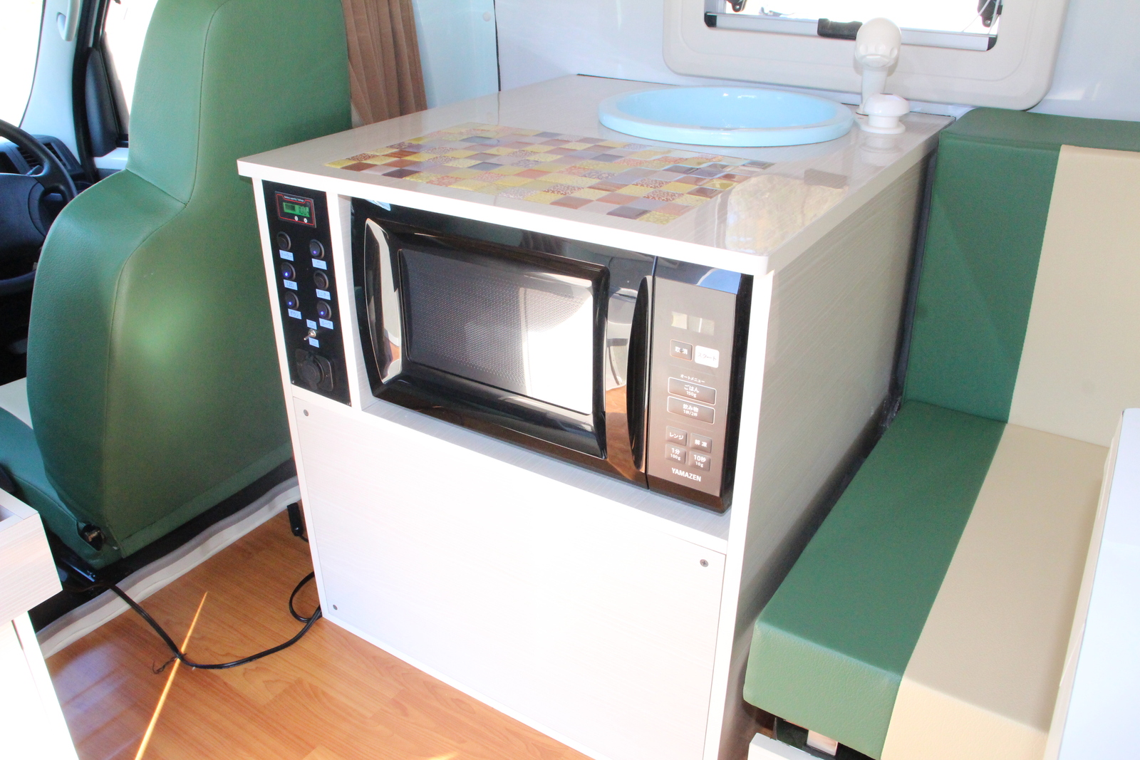 キャンピングカーキャブコン