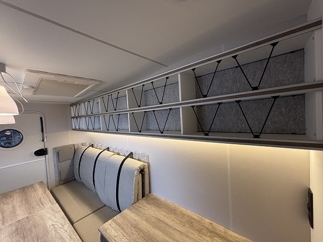 キャンピングカートレーラー