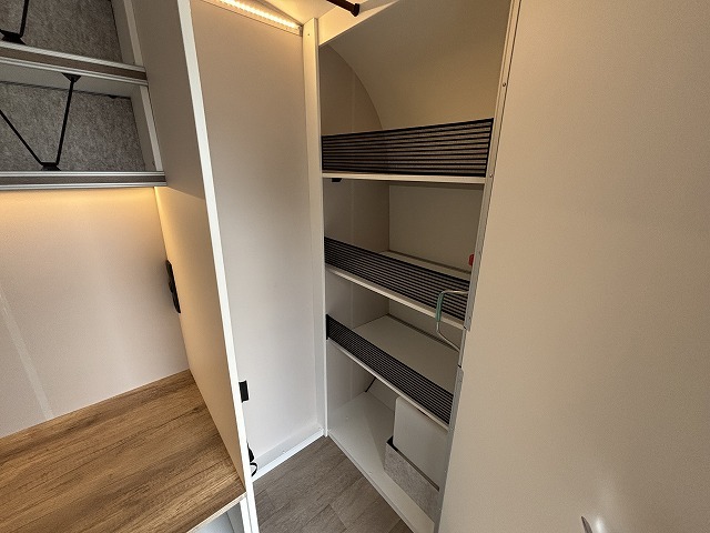 キャンピングカートレーラー