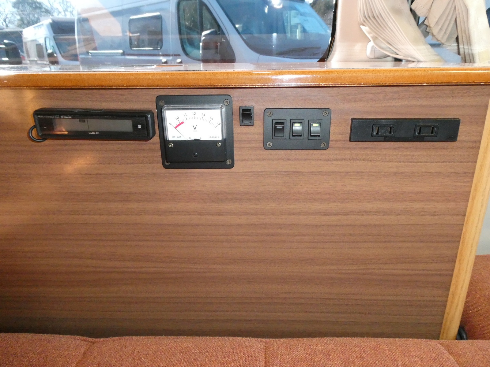 キャンピングカーバンコン