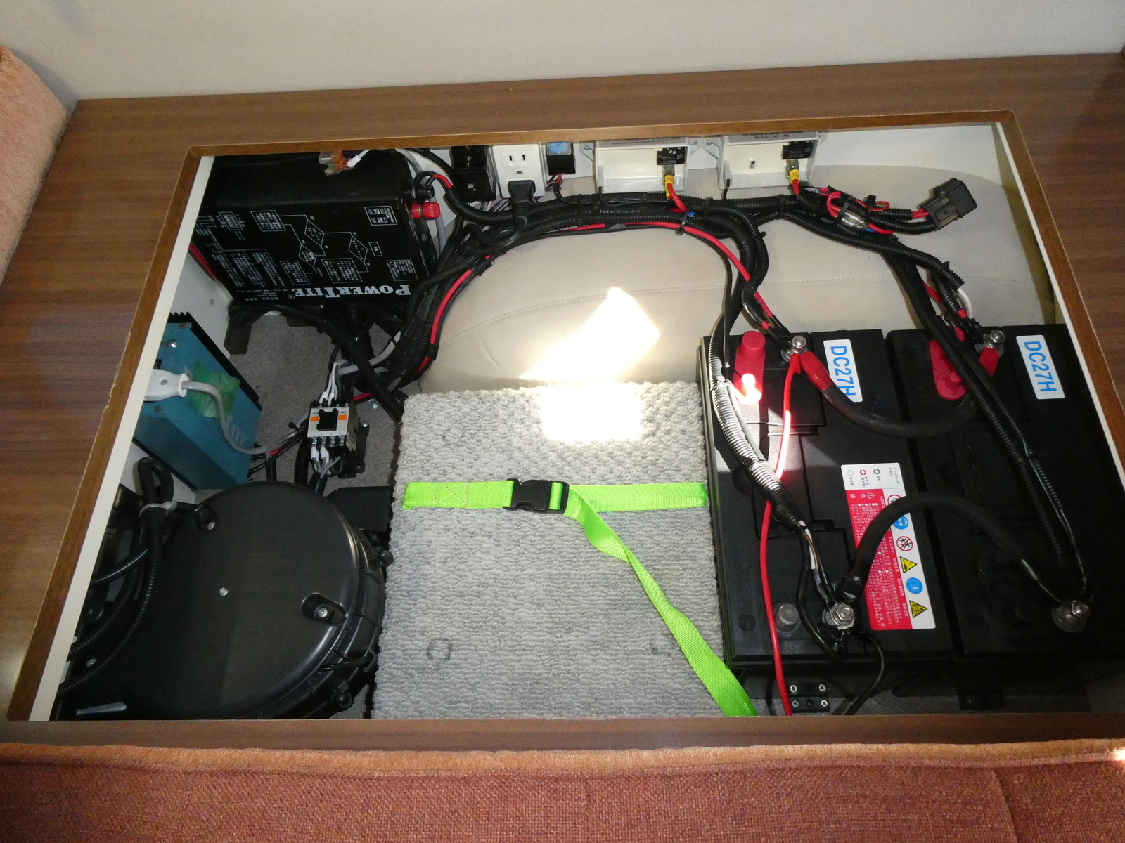 キャンピングカーバンコン