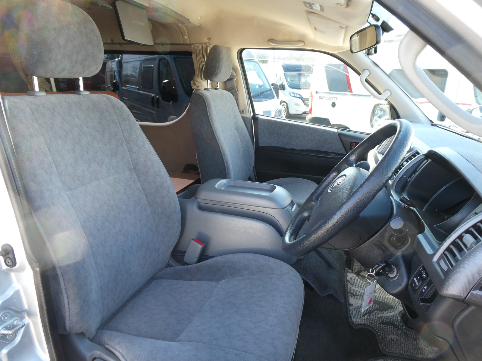 キャンピングカーバンコン