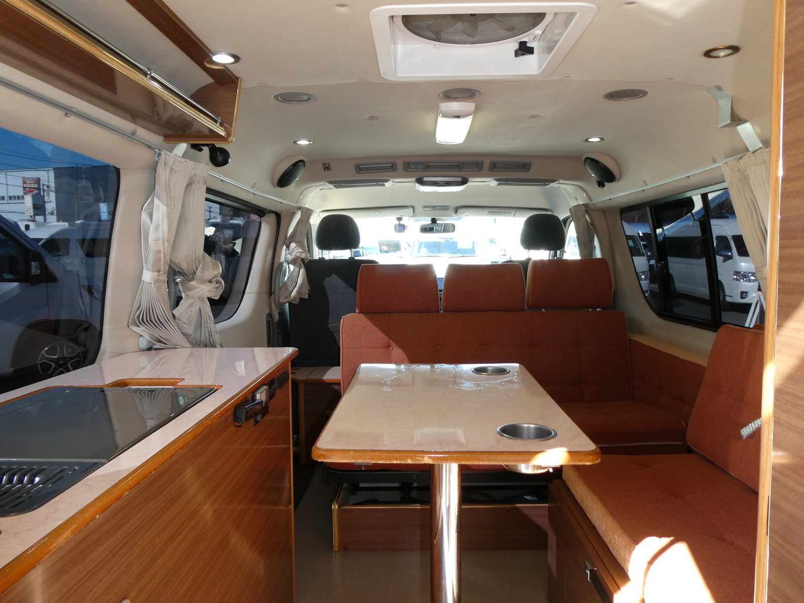 キャンピングカーバンコン