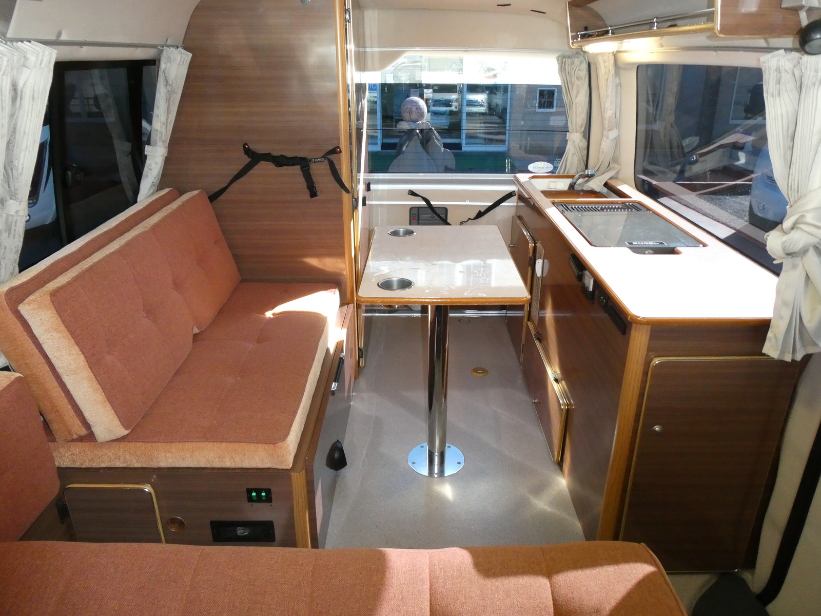 キャンピングカーバンコン