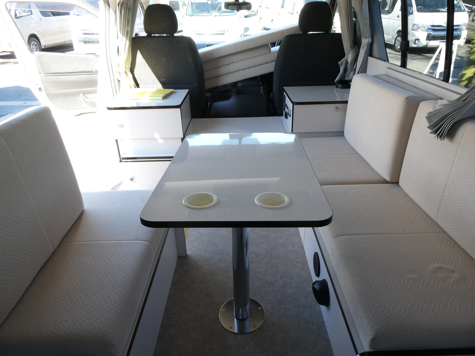 キャンピングカーバンコン