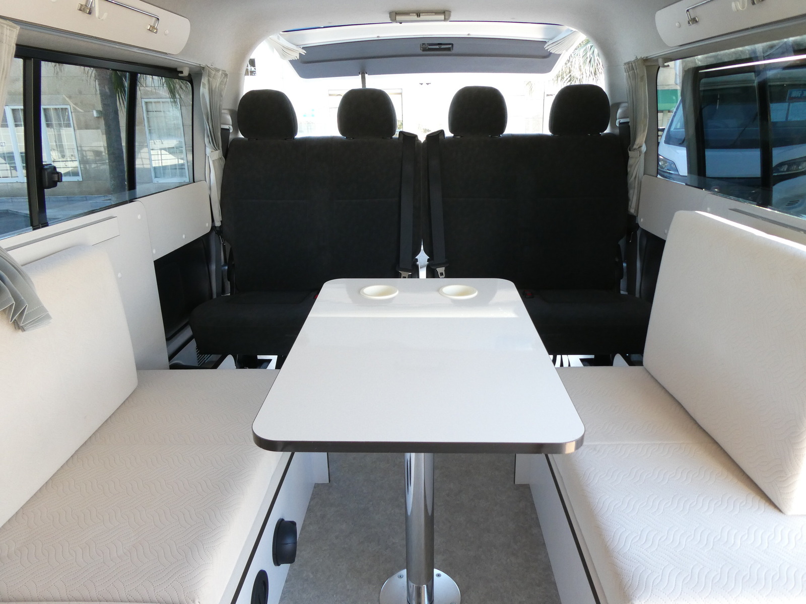 キャンピングカーバンコン