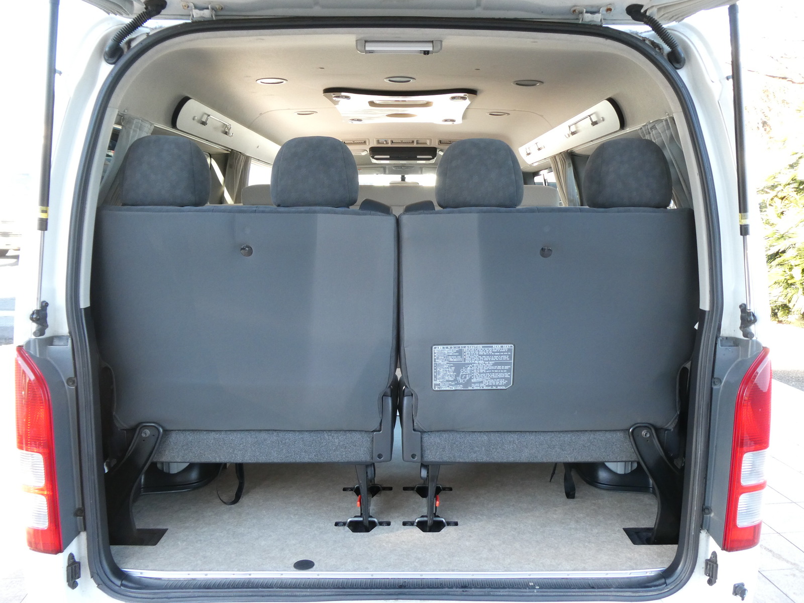 キャンピングカーバンコン