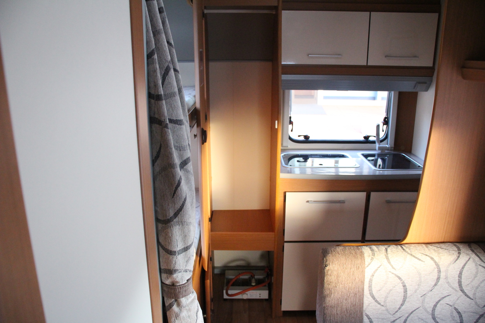 キャンピングカートレーラー