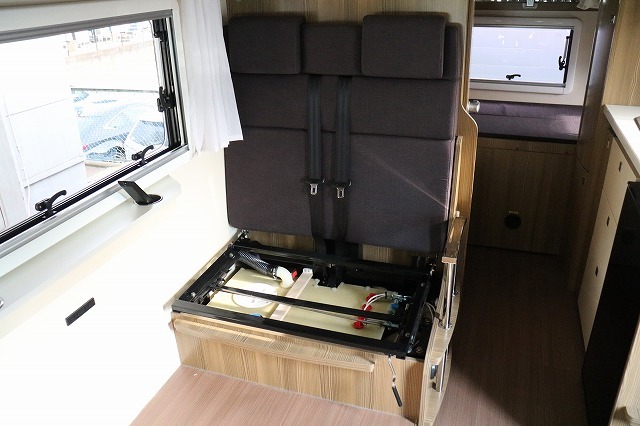 キャンピングカーキャブコン