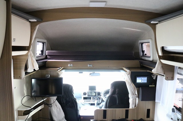 キャンピングカーキャブコン