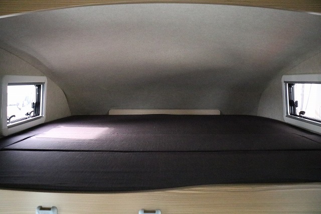 キャンピングカーキャブコン