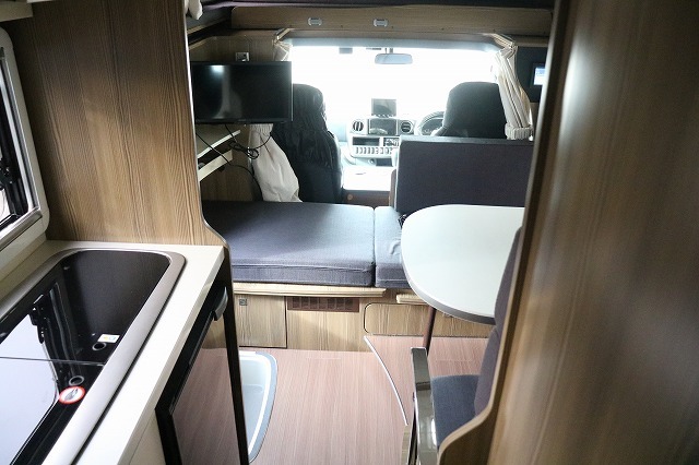 キャンピングカーキャブコン