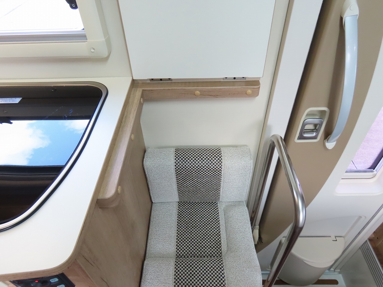 キャンピングカーキャブコン