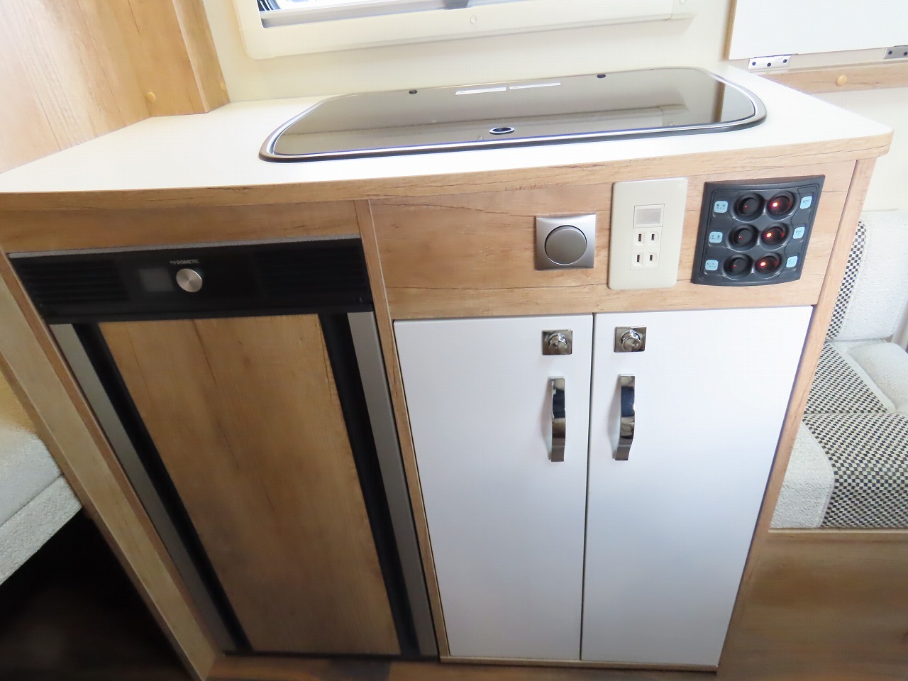 キャンピングカーキャブコン