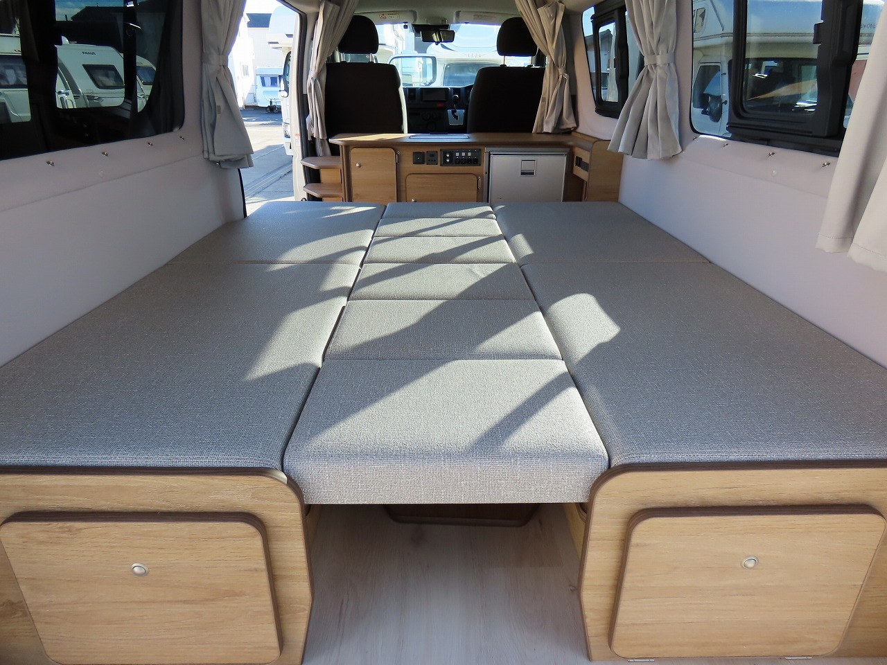 キャンピングカーバンコン