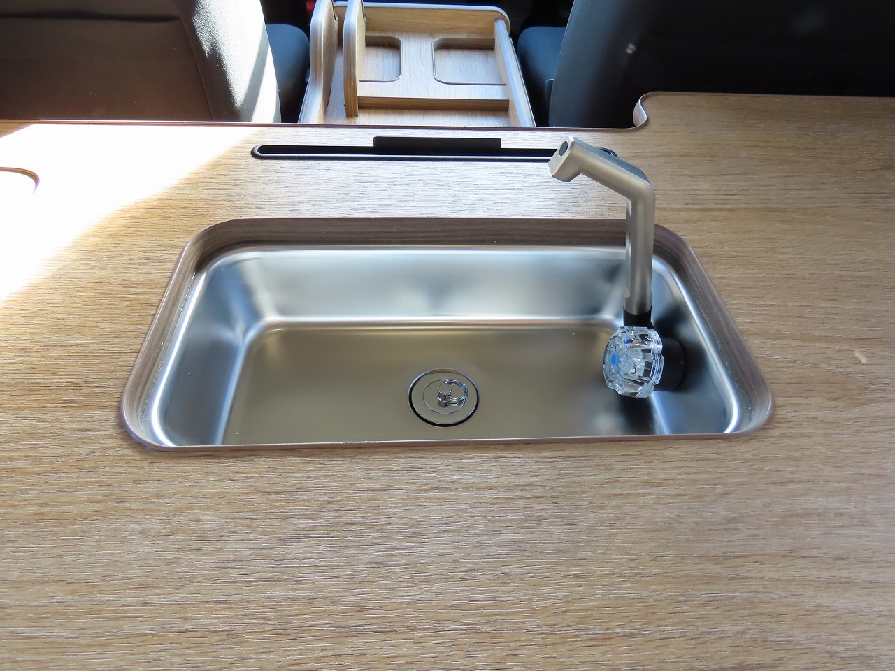 キャンピングカーバンコン