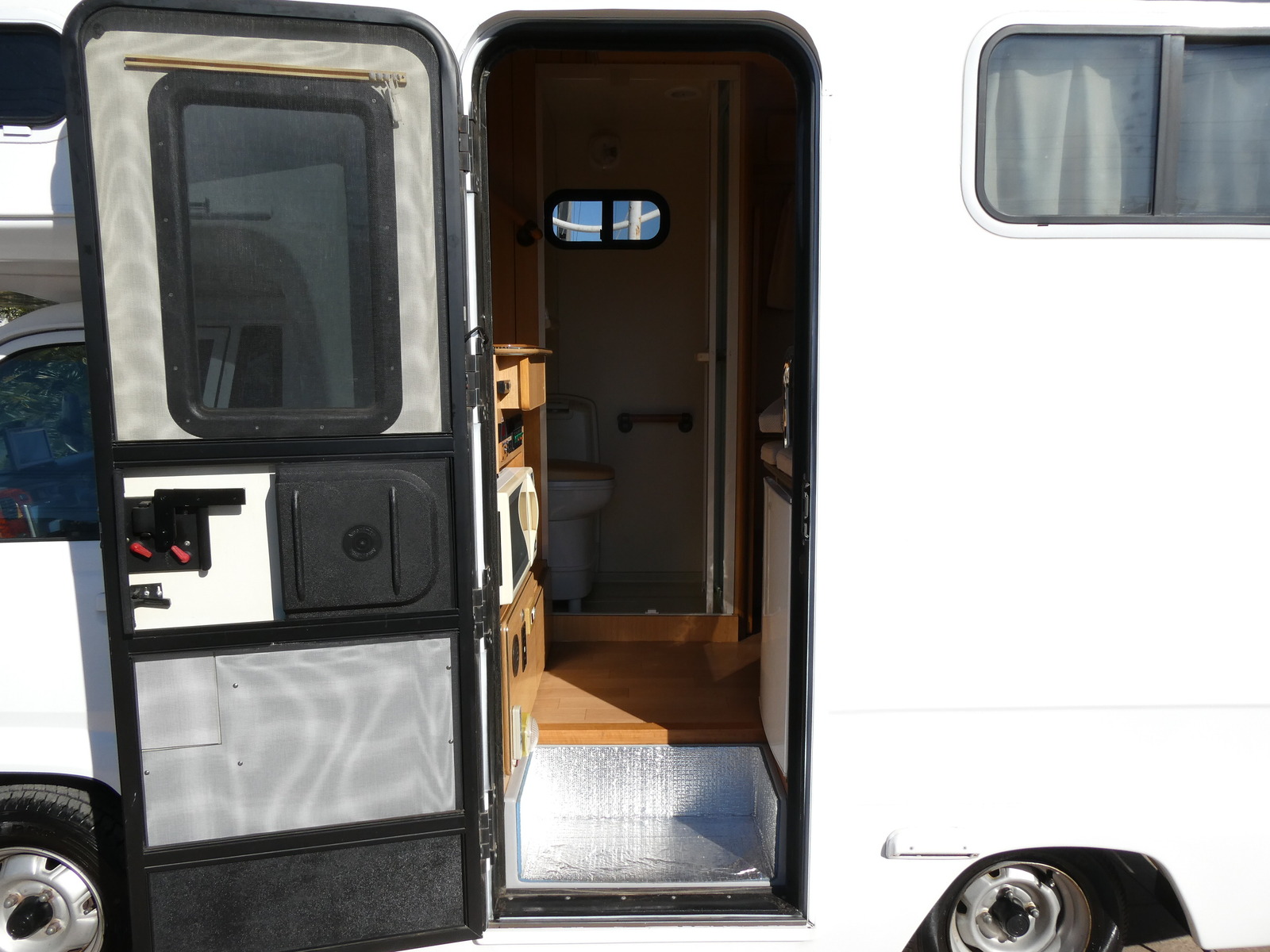 キャンピングカーキャブコン