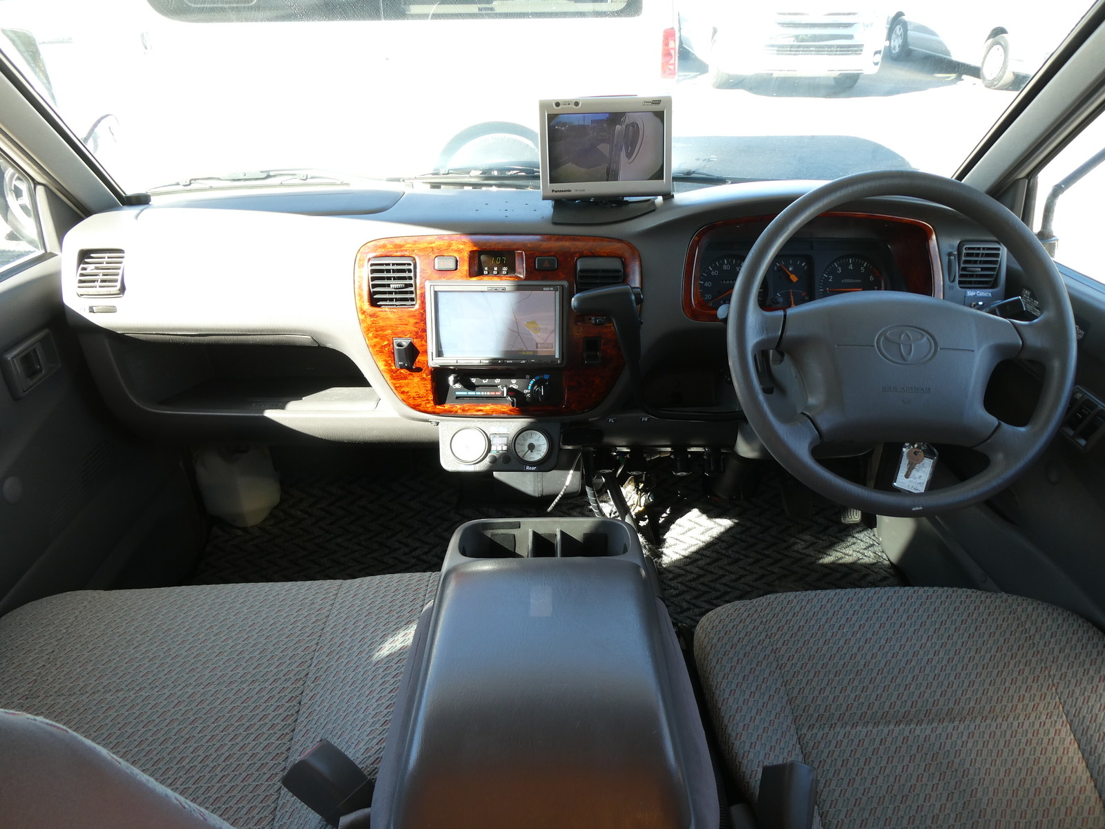 キャンピングカーキャブコン