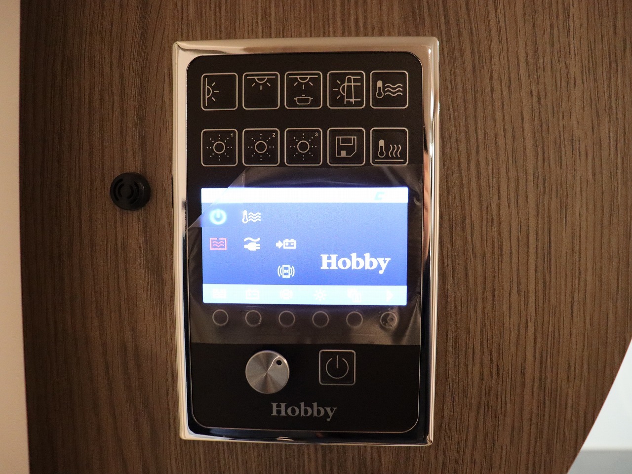 キャンピングカートレーラー