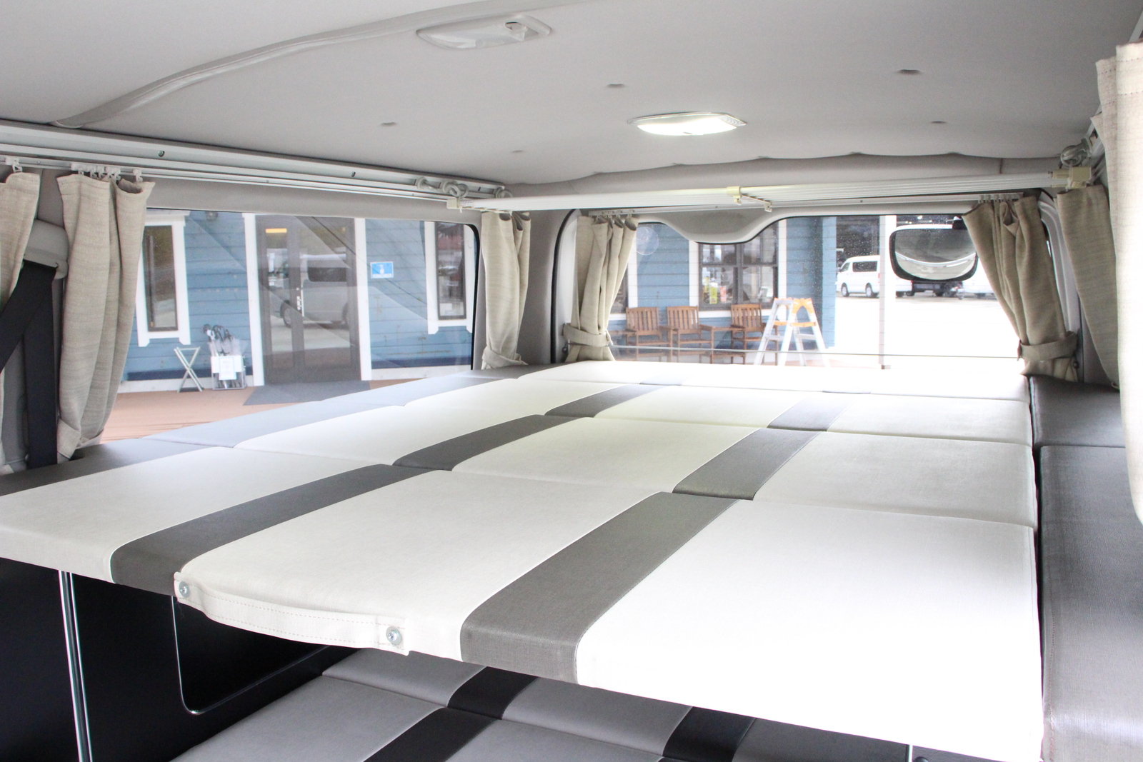 キャンピングカーバンコン