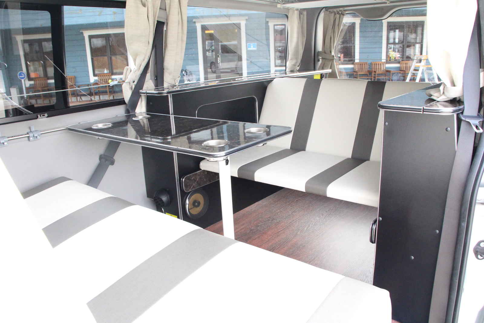 キャンピングカーバンコン