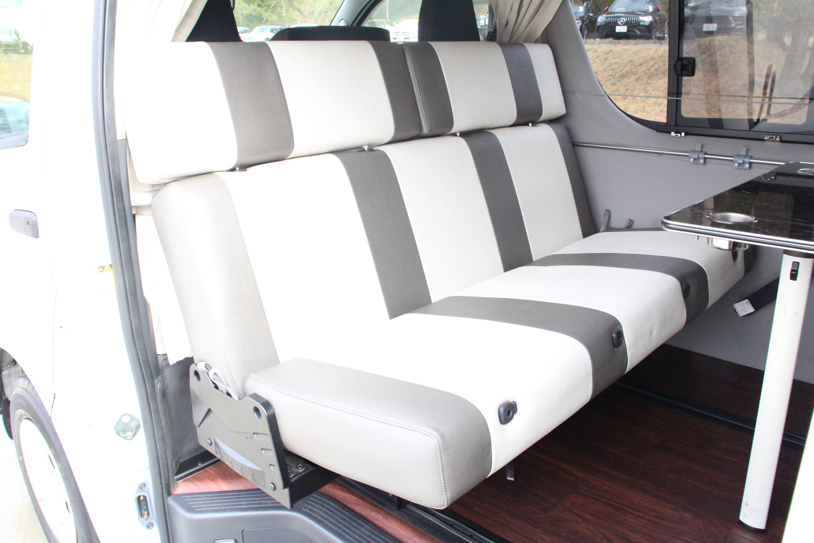 キャンピングカーバンコン