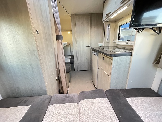 キャンピングカートレーラー