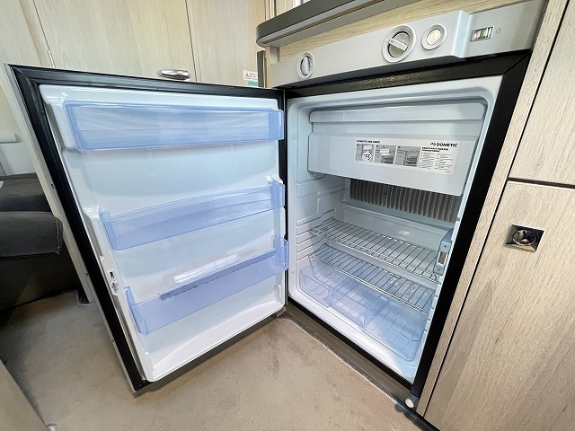 キャンピングカートレーラー