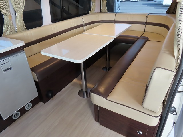 キャンピングカーバンコン