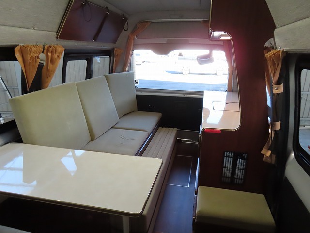 キャンピングカーバンコン