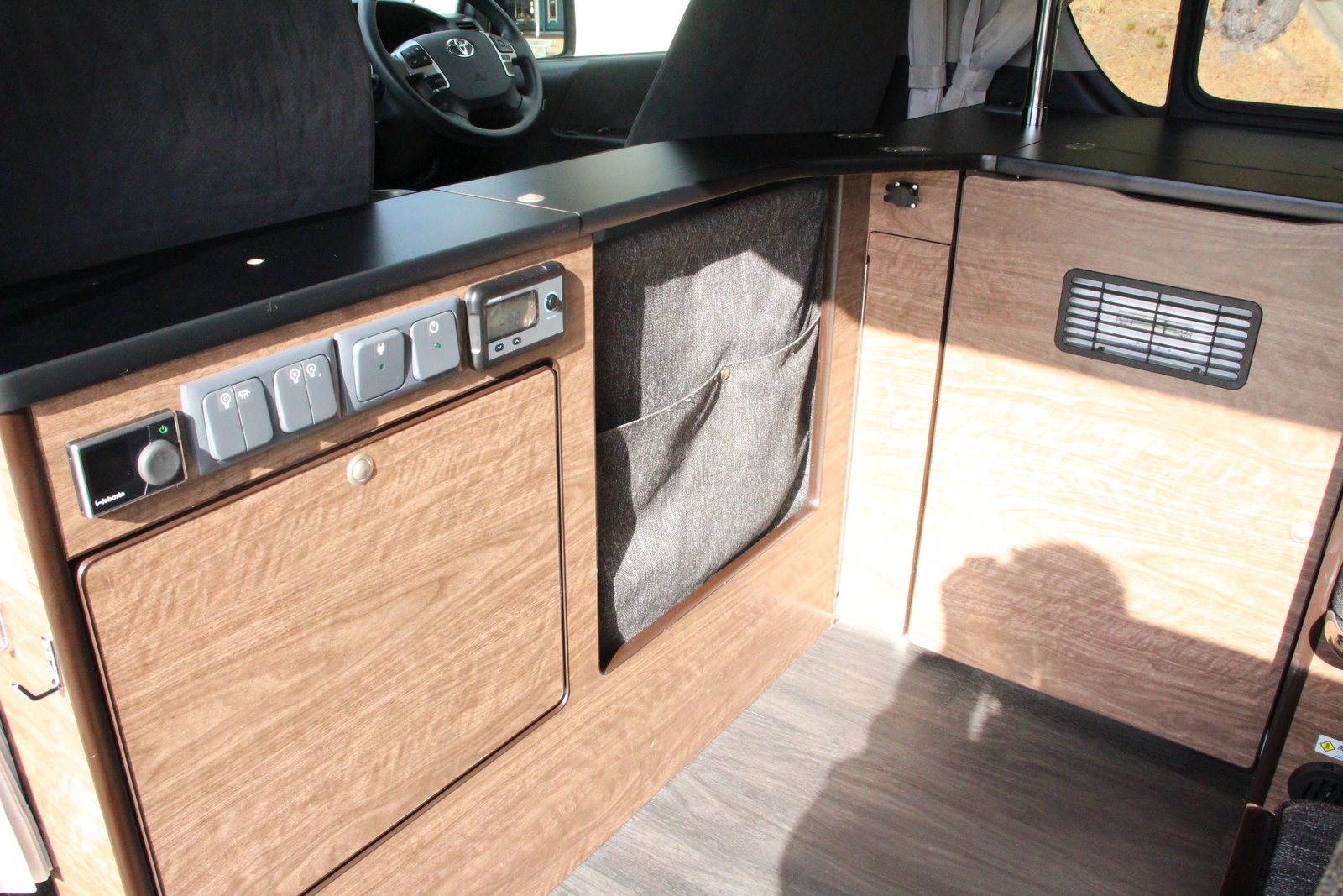 キャンピングカーバンコン