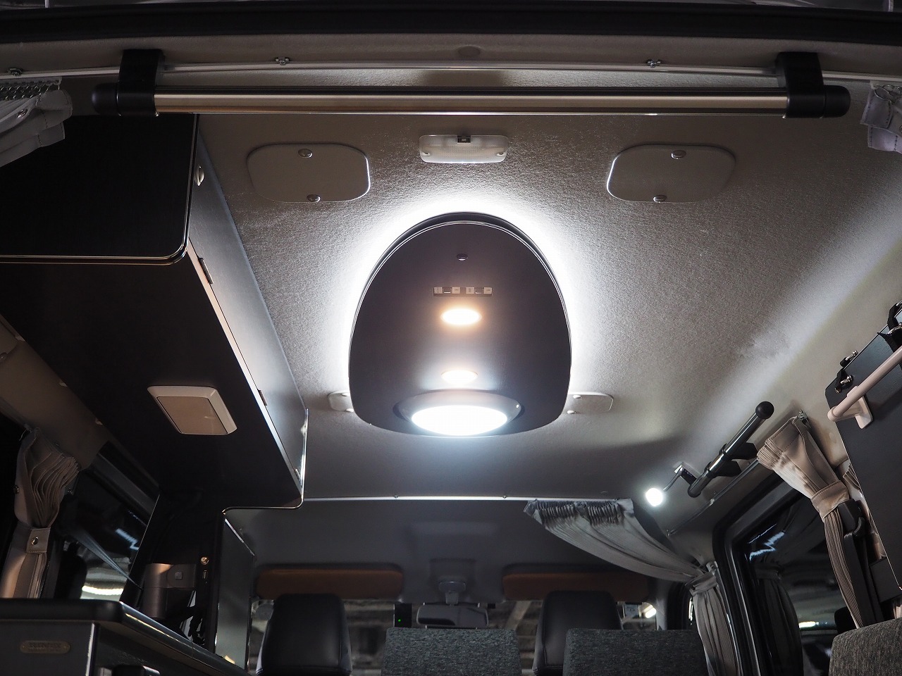 キャンピングカーバンコン